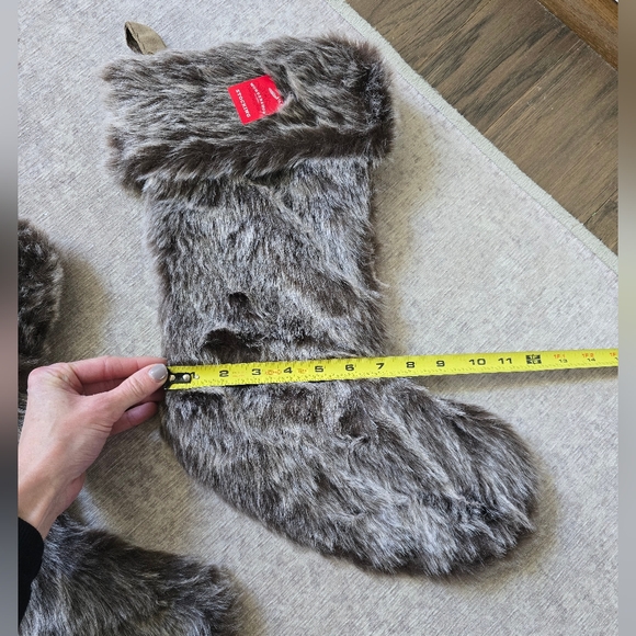 🆕 Set of 2! 18"-20" Dark Brown Gray Faux Fur Christmas Holiday Stockings Furry - Picture 9 of 10